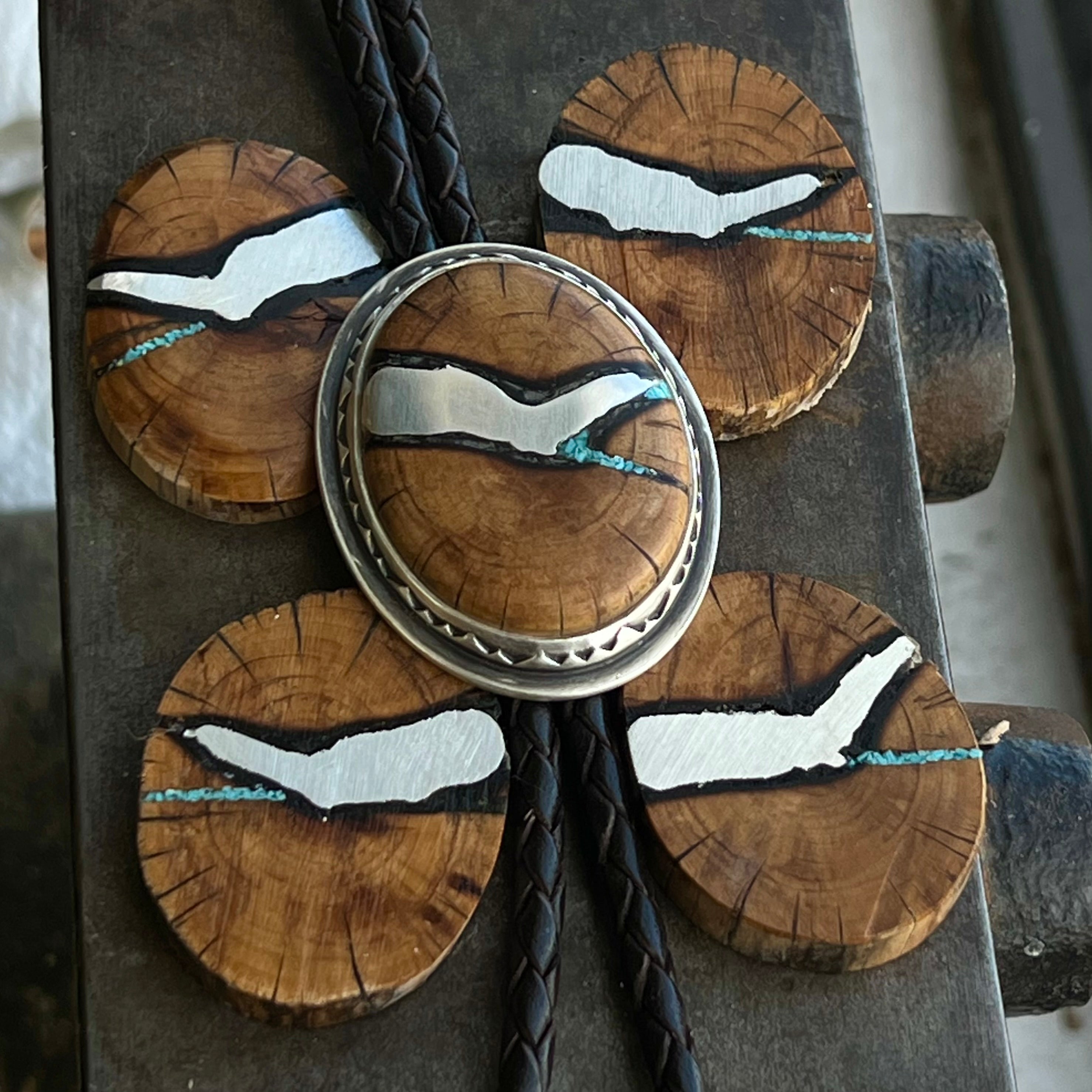 Large Wood and Turquoise Kintsugi Bolo