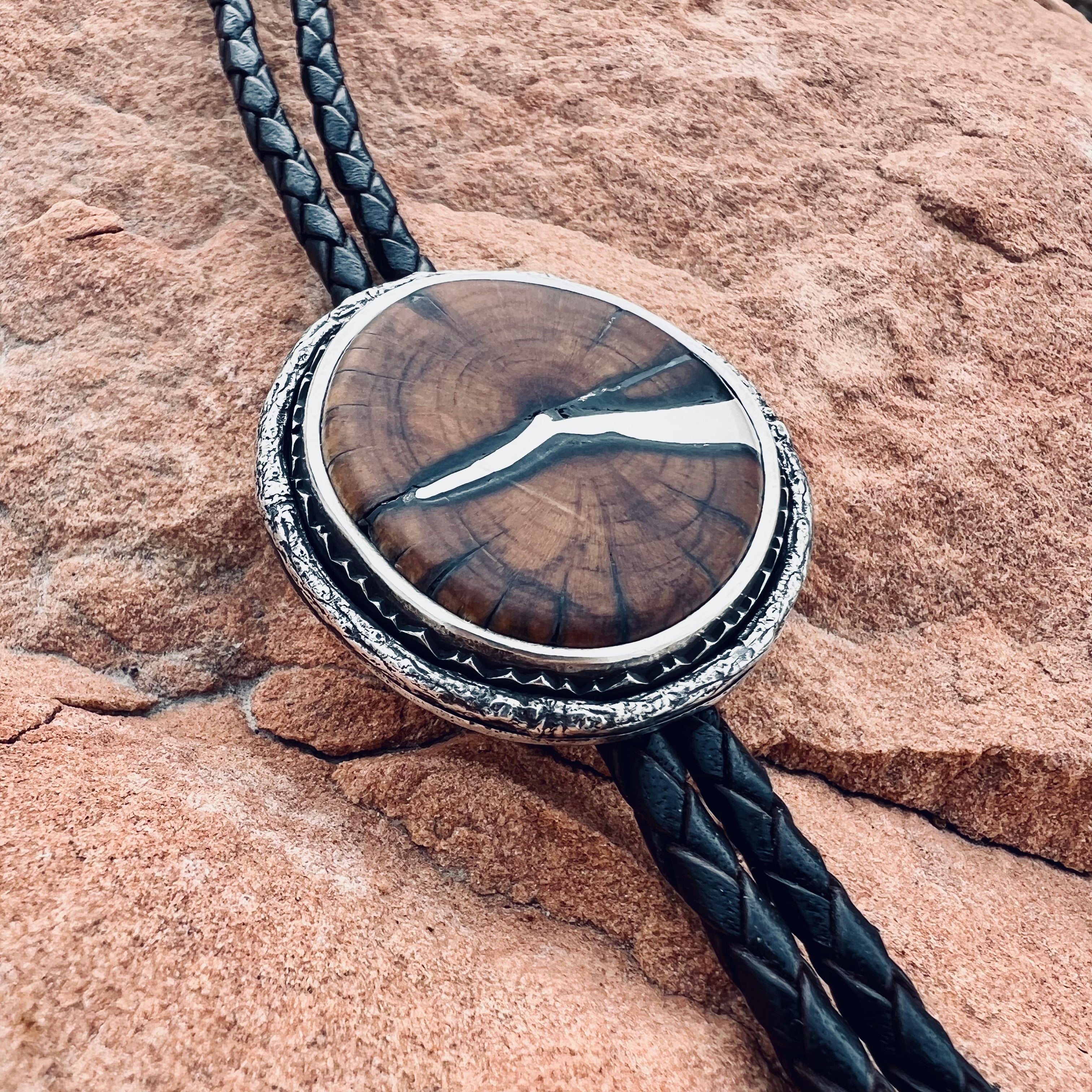 Wood Kintsugi Bolo