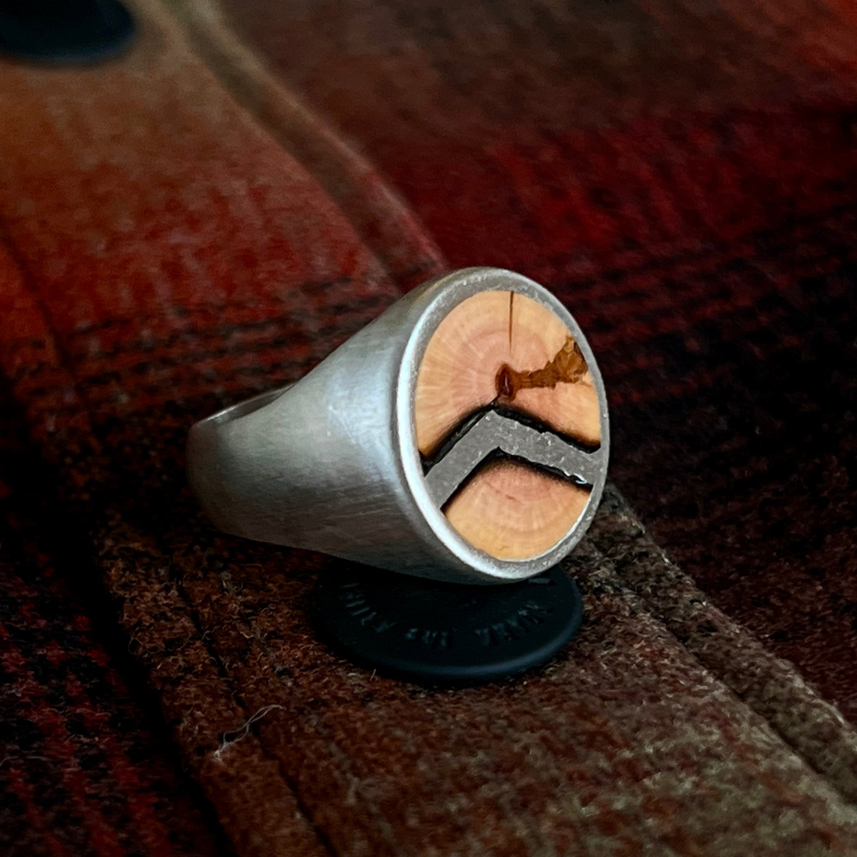 Round Kintsugi Signet